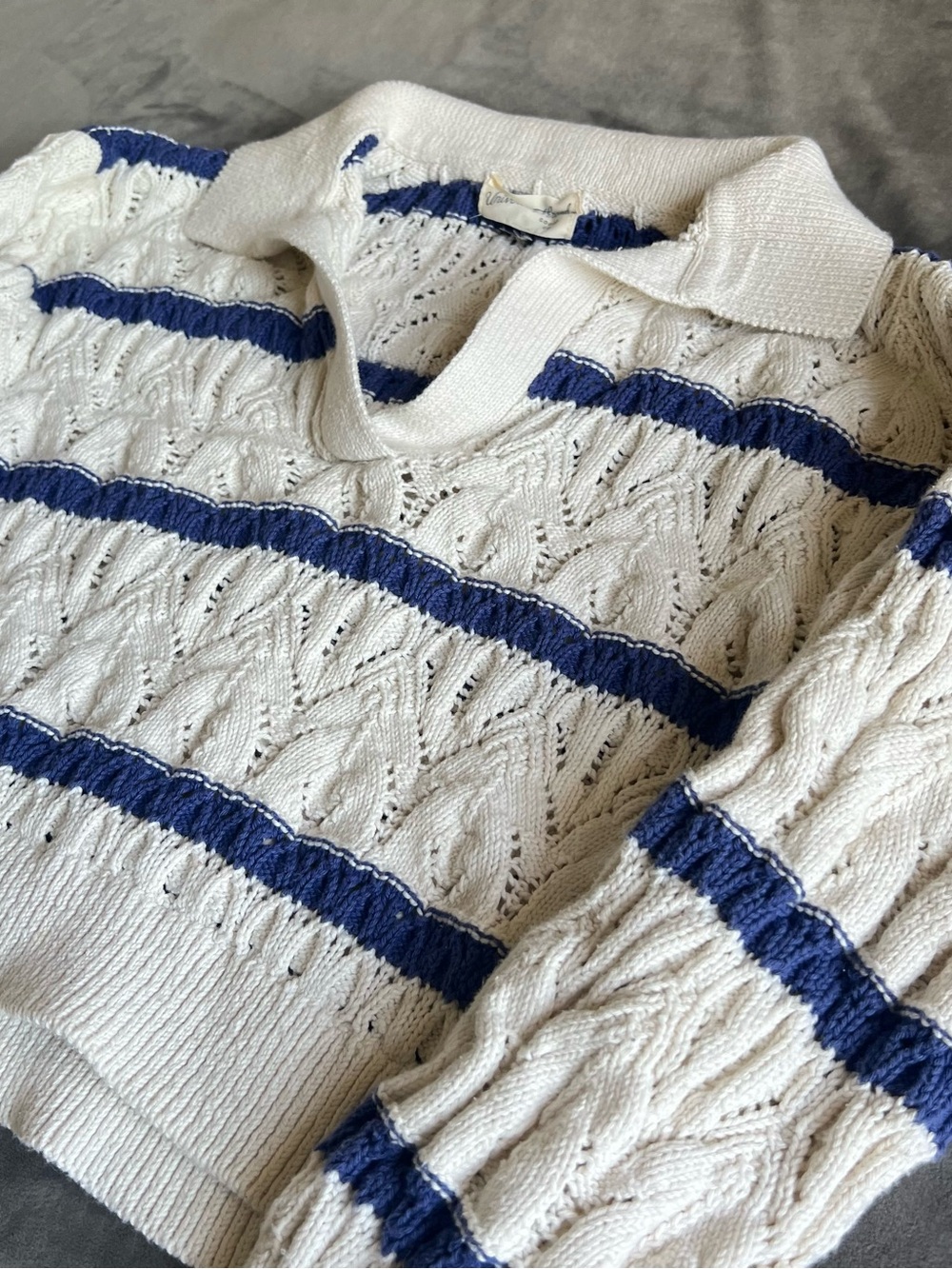 Universal Thread White Cable-Knit Collar Sweater with Blue Stripes